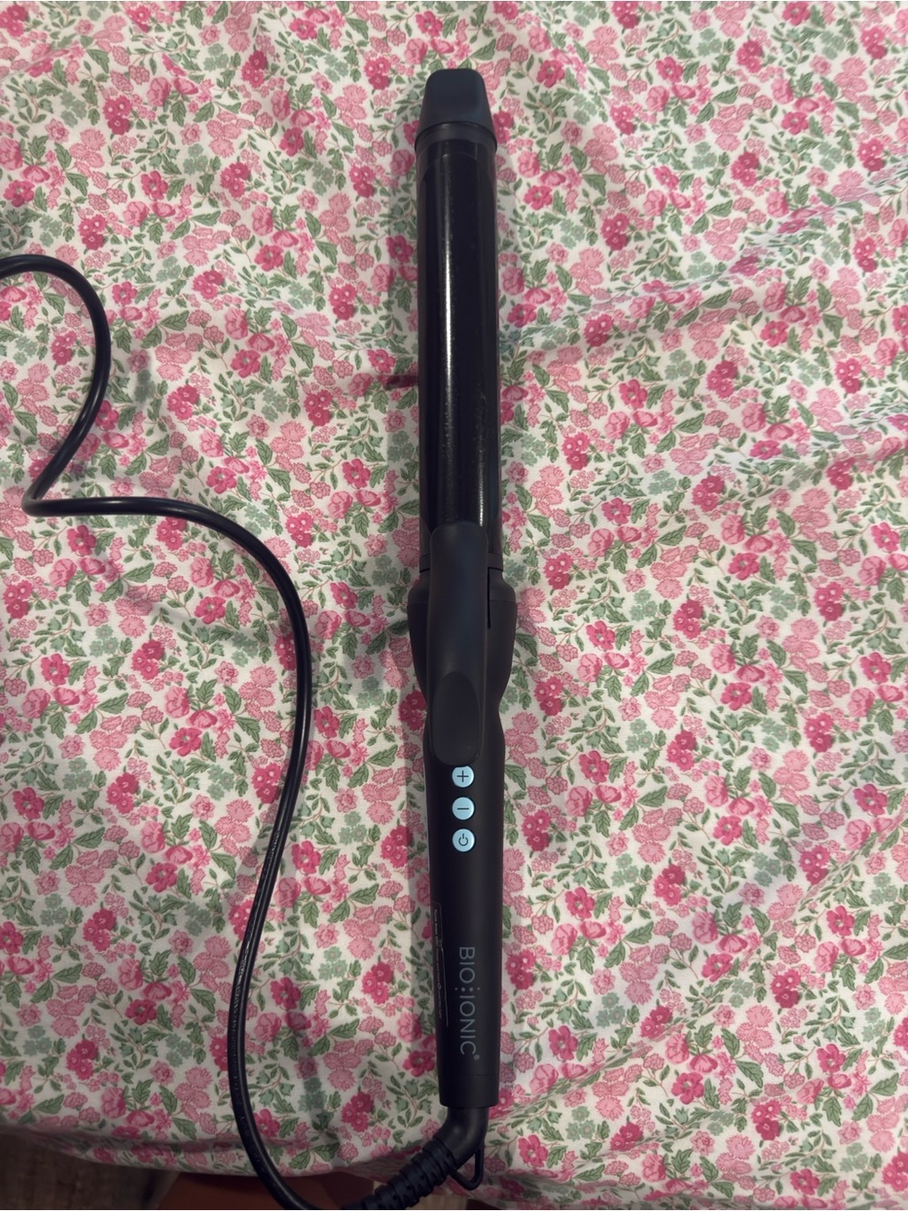 Bio Ionic Black 1-1/4” Curling Wand - Black